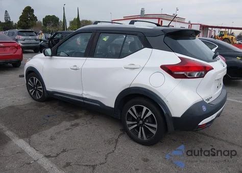 2018 Nissan Kicks Sr z USA, uszkodzony, nr VIN 3N1CP5CU9JL537946